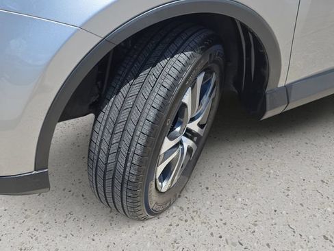 Used 2018 Toyota RAV4 LE FWD image 31