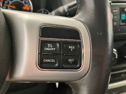 Used 2016 Jeep Compass Latitude AWD/4WD image 33