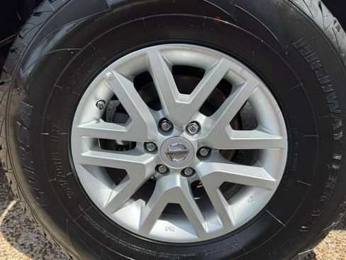 Used 2017 Nissan Frontier SV w/ SV Value Truck Package RWD image 31