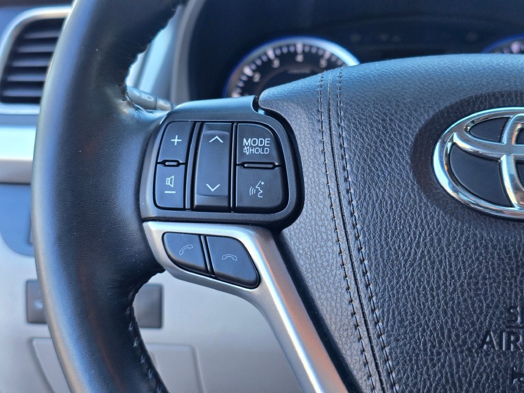 Used 2019 Toyota Highlander XLE AWD/4WD image 20