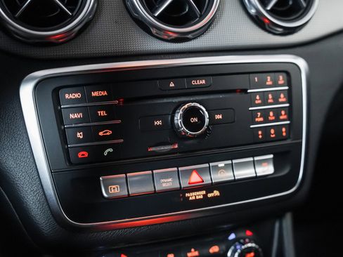 Used 2020 Mercedes-Benz GLA 250 4MATIC image 18