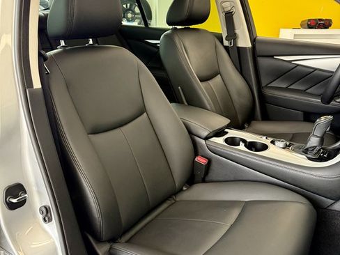 Used 2020 INFINITI Q50 Luxe image 16