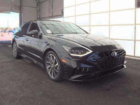 Used 2023 Hyundai Sonata Limited w/ Cargo Package image 4