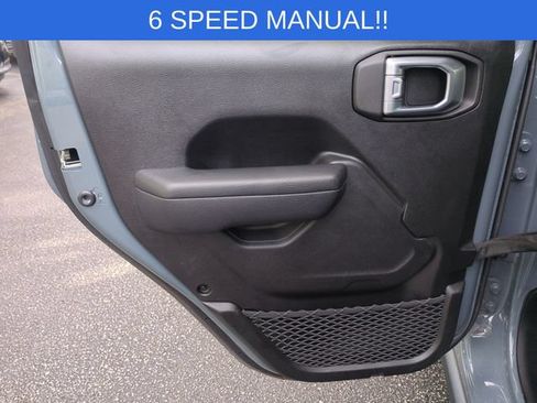 Used 2024 Jeep Wrangler Unlimited Rubicon w/ Technology Group AWD/4WD image 26