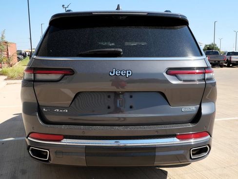 Used 2022 Jeep Grand Cherokee L Overland w/ Luxury Tech Group IV AWD/4WD image 5