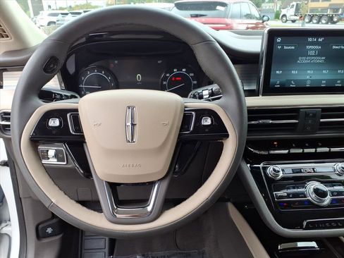 Certified 2022 Lincoln Corsair Standard w/ Equipment Group 101A image 21