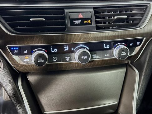 Used 2022 Honda Accord Touring image 18