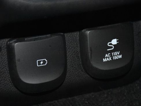 Used 2023 Genesis GV70 2.5T w/ Sport Prestige Package image 25