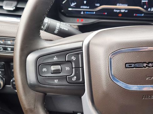 Used 2024 GMC Yukon XL Denali AWD/4WD image 19