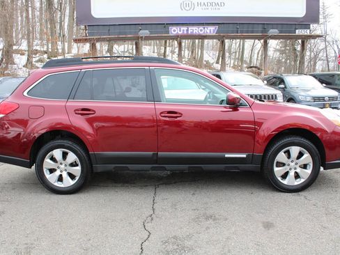 Used 2011 Subaru Outback 3.6R Limited image 6