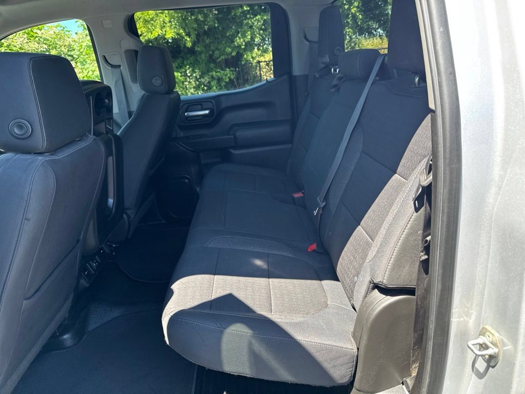 Used 2019 Chevrolet Silverado 1500 LT w/ Convenience Package AWD/4WD image 32