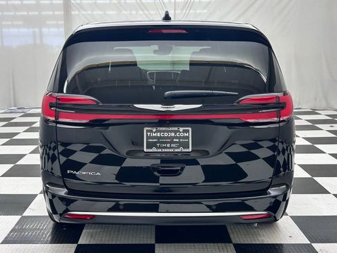 New 2026 Chrysler Pacifica Select FWD image 6