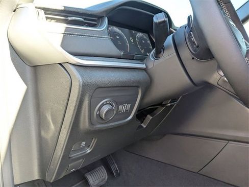 New 2025 Jeep Grand Cherokee L Altitude image 16