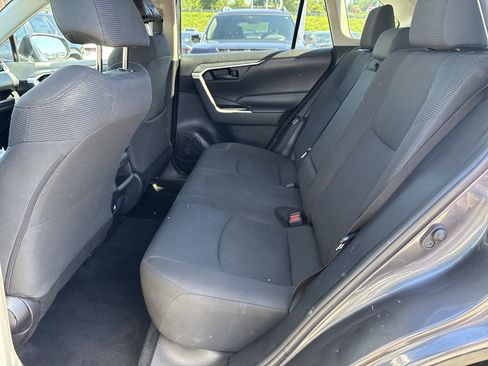 Used 2020 Toyota RAV4 LE AWD/4WD image 30