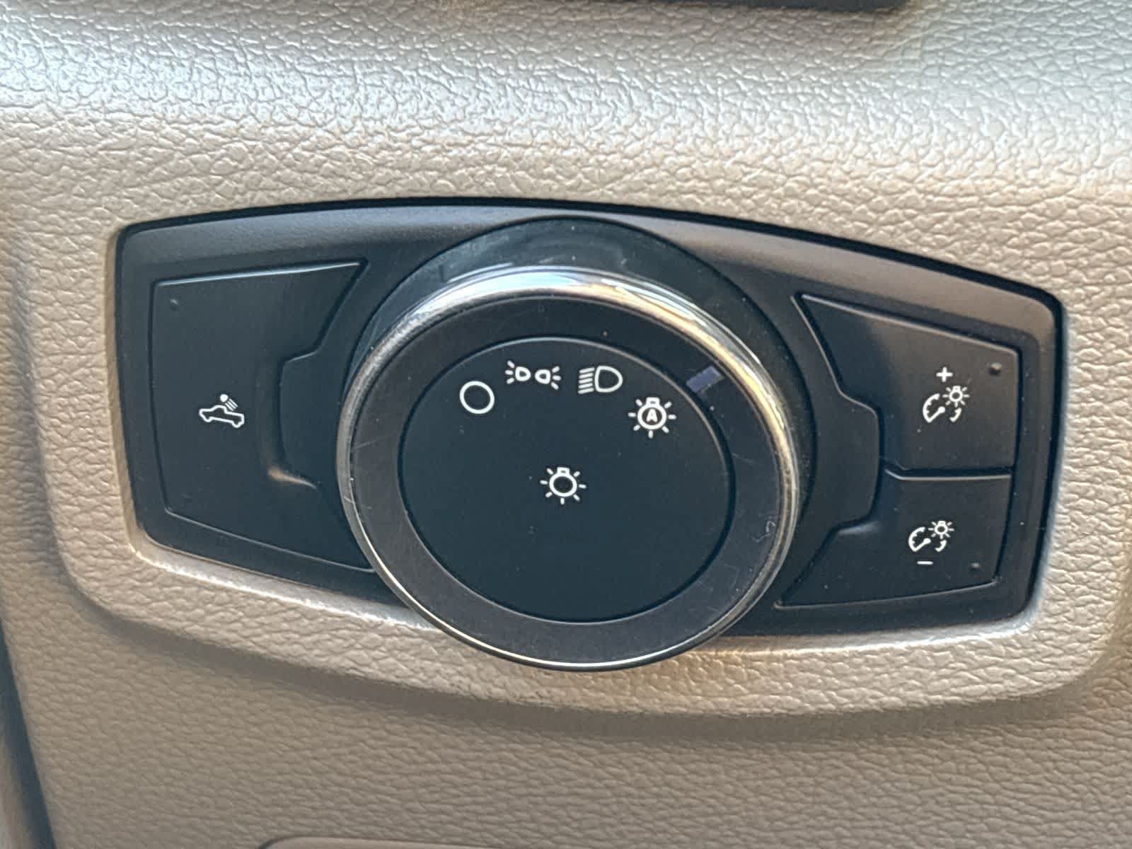 Used 2021 Ford F250 XL w/ Power Equipment Group AWD/4WD image 17
