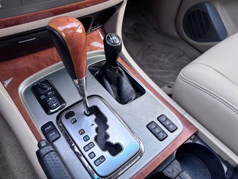 Used 2006 Lexus LX 470 4WD image 16