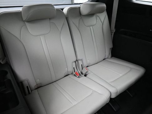 Certified 2023 Kia Sorento SX image 25