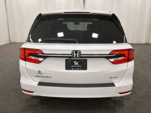 Used 2023 Honda Odyssey Elite image 6