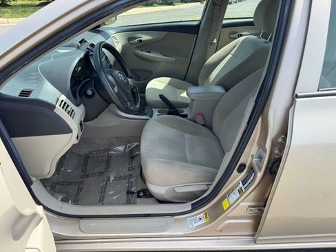 Used 2013 Toyota Corolla L FWD image 14