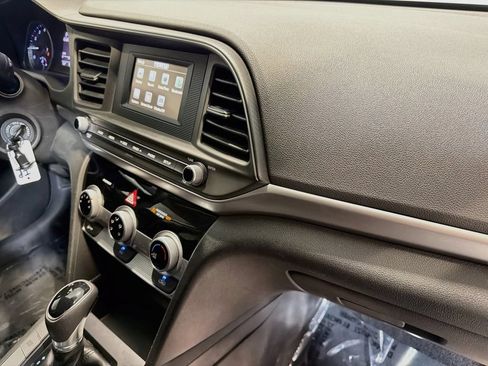 Used 2019 Hyundai Elantra SE w/ Cargo Package FWD image 26