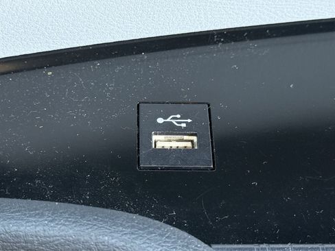 Used 2025 Toyota Sienna XLE FWD image 22