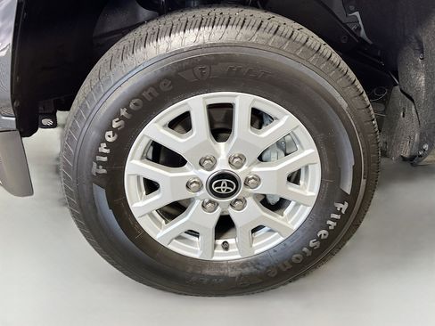 Used 2025 Toyota Tacoma SR5 AWD/4WD image 13