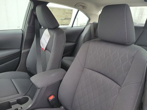 Used 2025 Toyota Corolla LE image 16