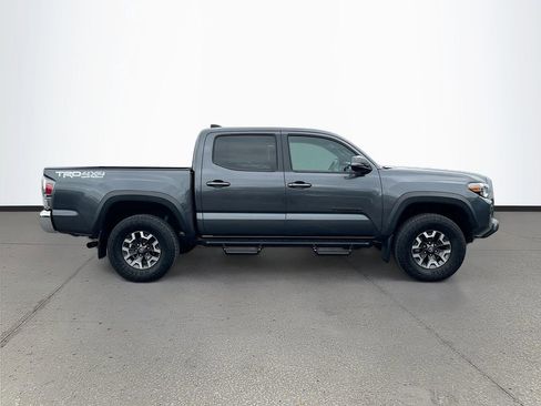 Used 2022 Toyota Tacoma TRD Off-Road image 8