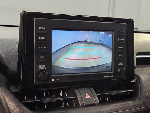 Used 2022 Toyota RAV4 LE AWD/4WD image 29