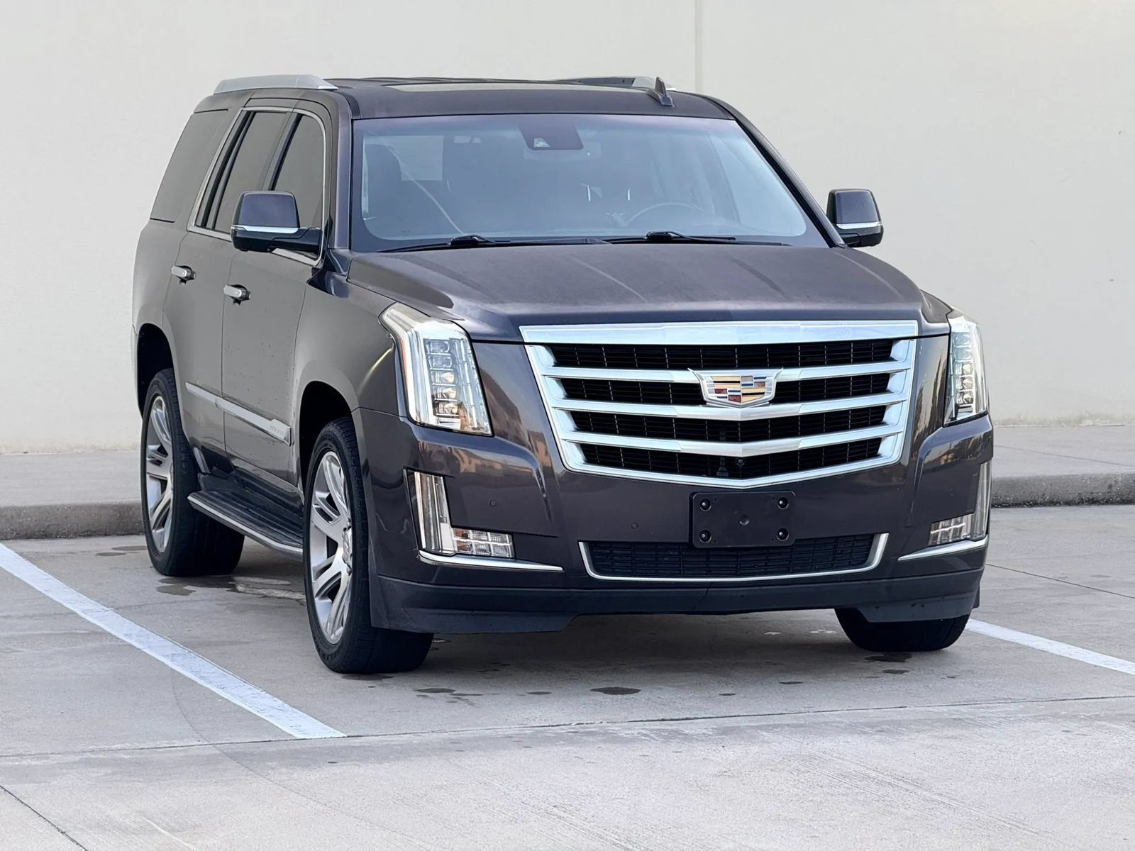 Used 2016 Cadillac Escalade Luxury AWD/4WD image 9