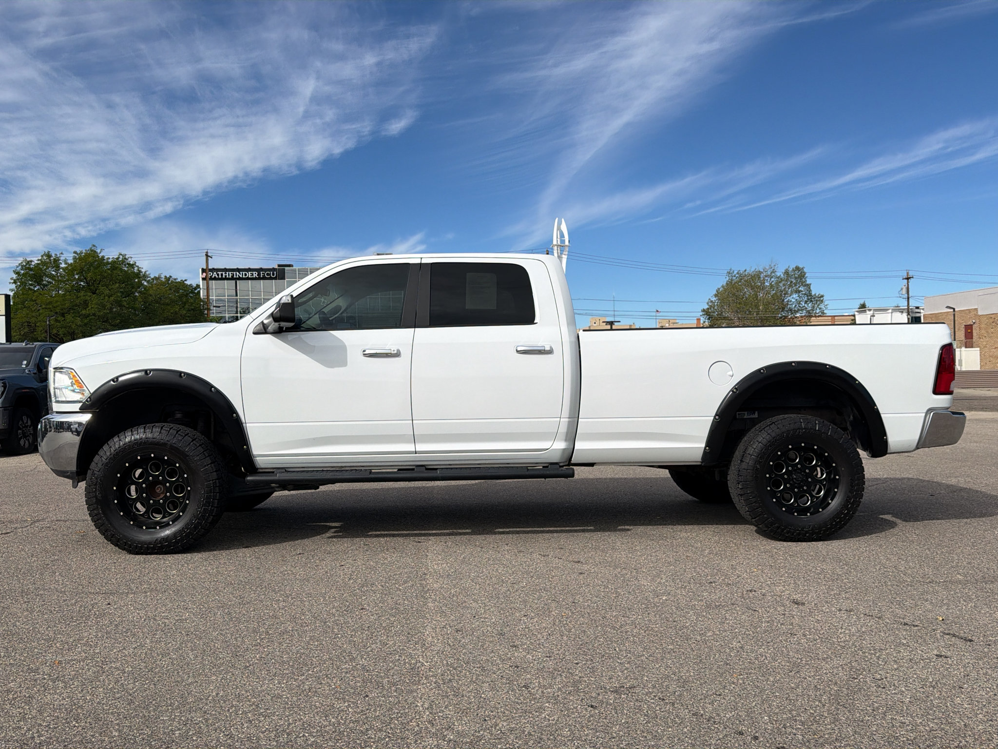 Used 2018 RAM 3500 SLT AWD/4WD image 2