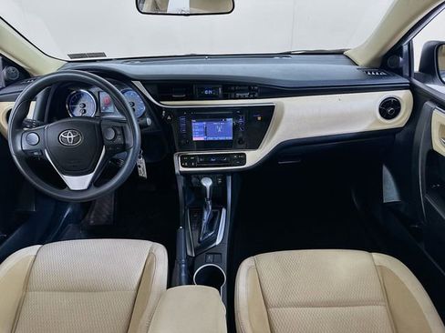 Used 2018 Toyota Corolla LE FWD image 14
