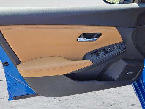 Used 2025 Nissan Sentra SV w/ SV Premium Package FWD image 21