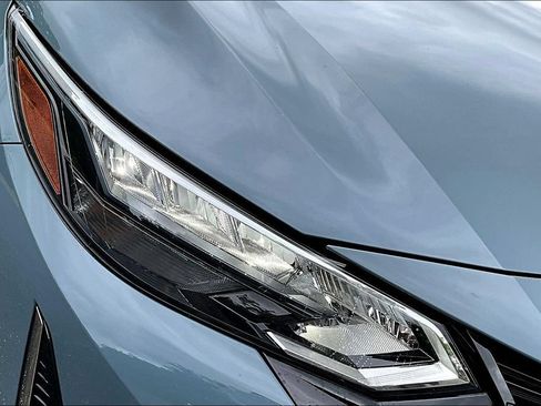 Used 2024 Nissan Sentra SR w/ SR Premium Package FWD image 35