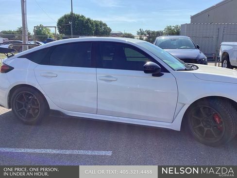 Used 2025 Honda Civic Type R image 5