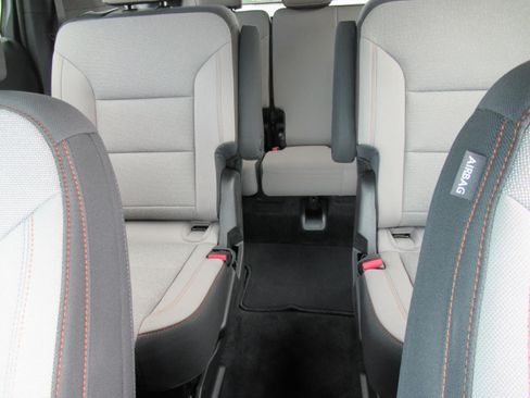 Used 2026 Chevrolet Traverse LT FWD image 36