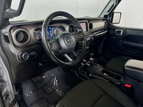 Used 2019 Jeep Wrangler Sport AWD/4WD image 9