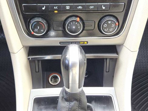 Used 2015 Volkswagen Passat TDI SE image 20