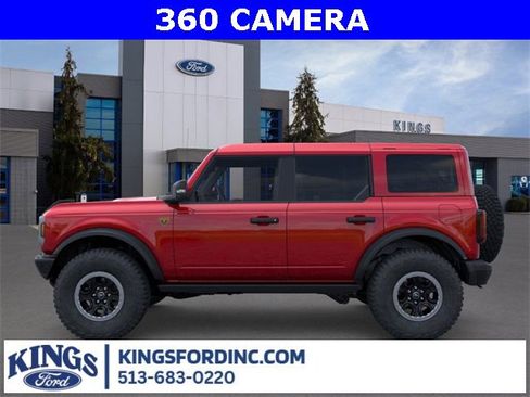 New 2025 Ford Bronco Badlands image 3