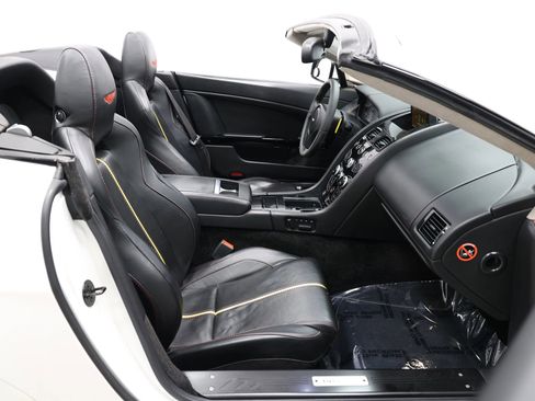 Used 2016 Aston Martin V8 Vantage GT RWD image 57