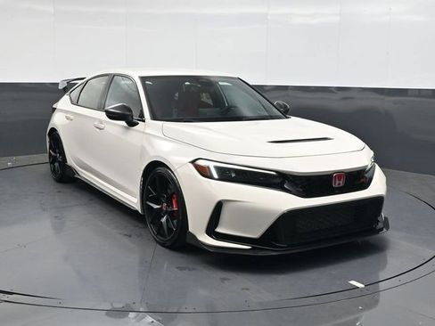 Used 2023 Honda Civic Type R image 2