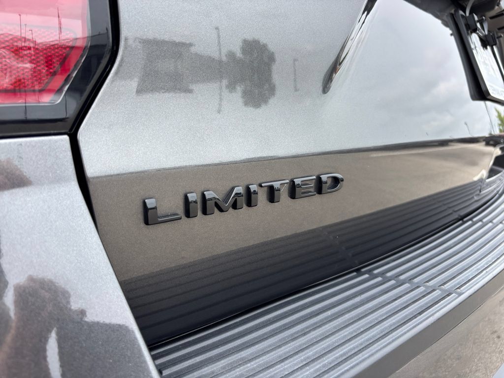 Used 2021 Ford Expedition Limited AWD/4WD image 59