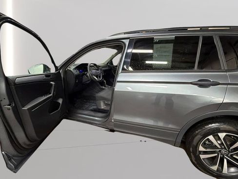 Used 2023 Volkswagen Tiguan S image 13