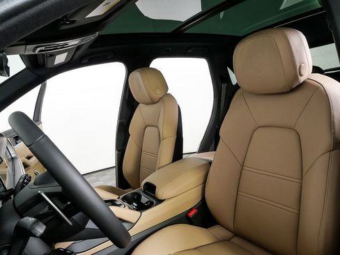 New 2026 Porsche Cayenne image 5