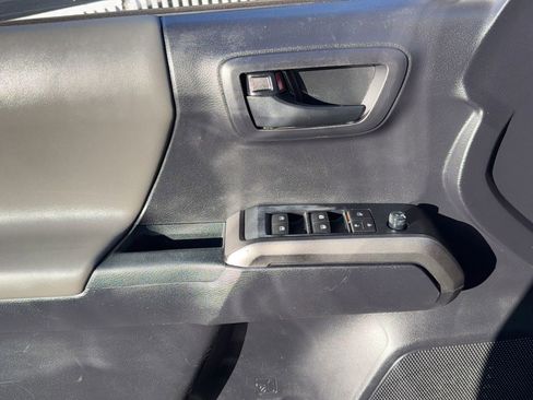 Used 2020 Toyota Tacoma SR5 image 14