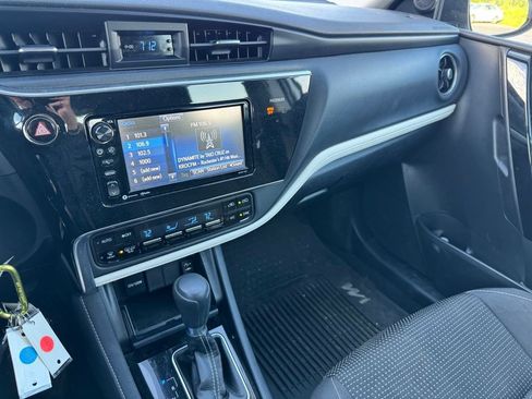 Used 2018 Toyota Corolla iM w/ All-Weather Mat Package FWD image 10