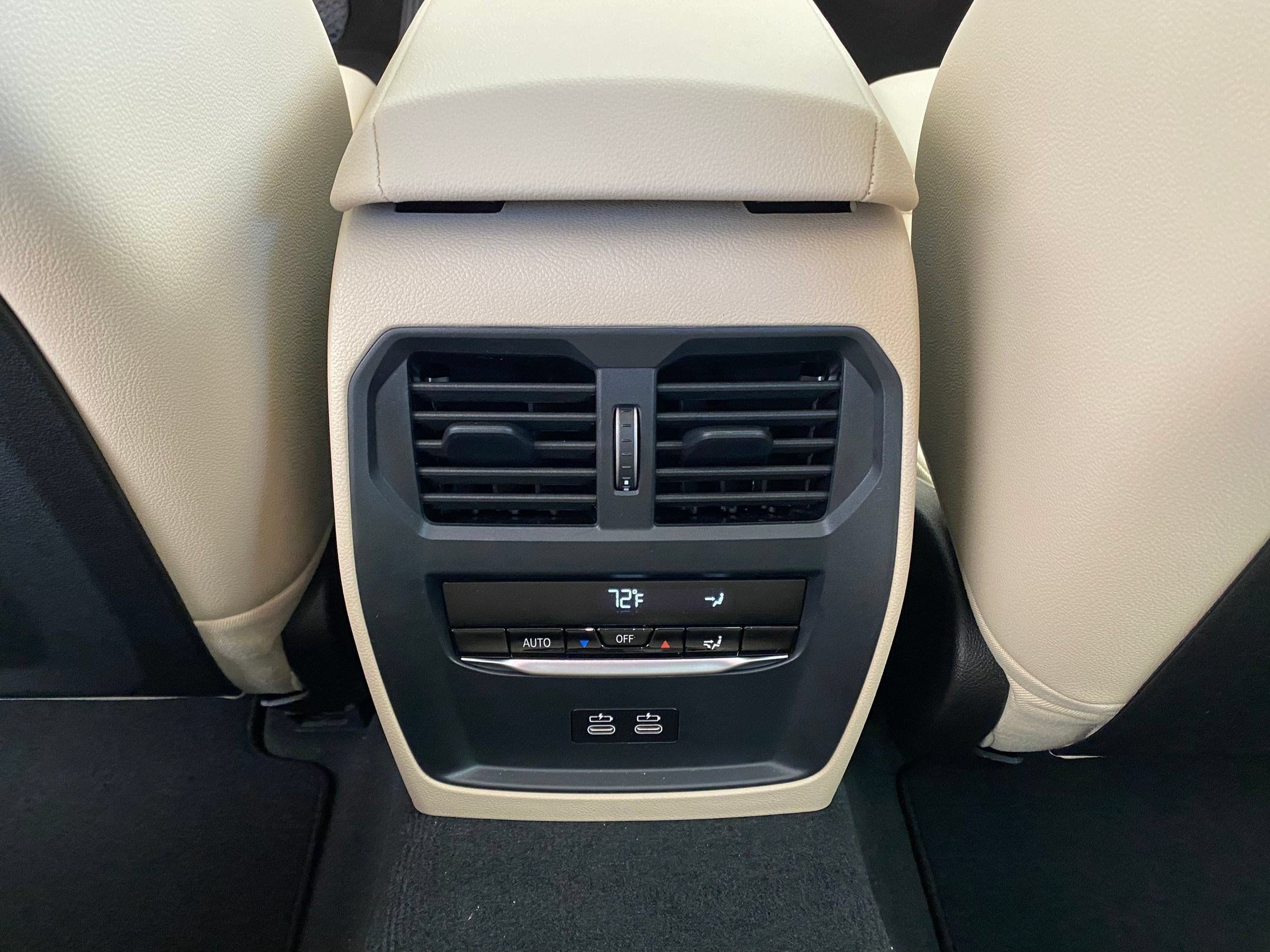 Used 2026 BMW 330i xDrive Sedan w/ Premium Package AWD/4WD image 32