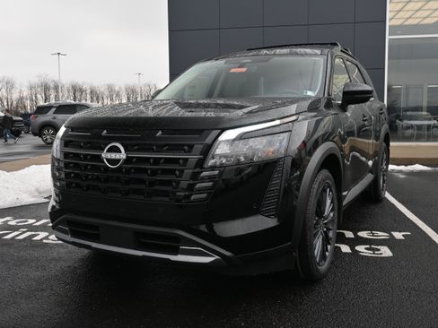 New 2026 Nissan Pathfinder SL image 4