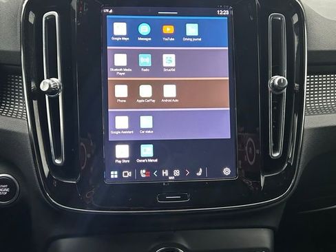 Used 2023 Volvo XC40 B5 Plus w/ Climate Package image 24