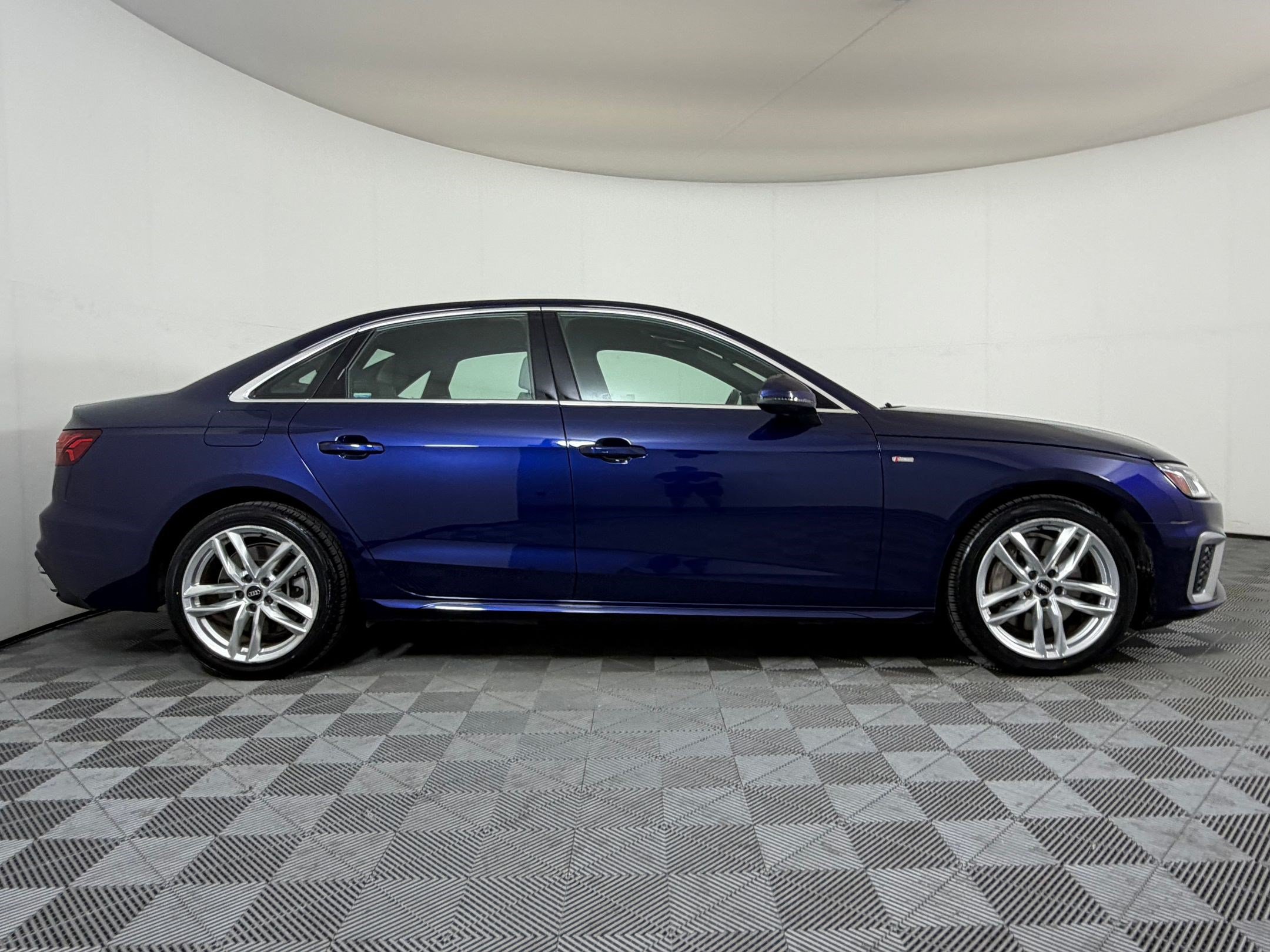 Used 2020 Audi A4 2.0T Premium w/ Convenience Package AWD/4WD image 8